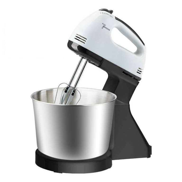 Eggbeater with bowl